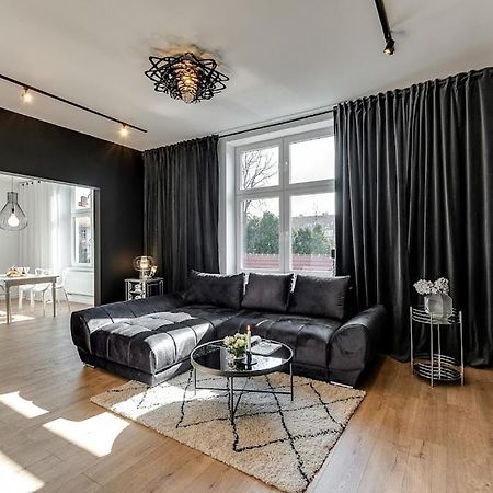 Jan III Sobieski - Luksusowy Apartament L Z Darmowym Prywatnym Parkingiem Gliwice Kültér fotó