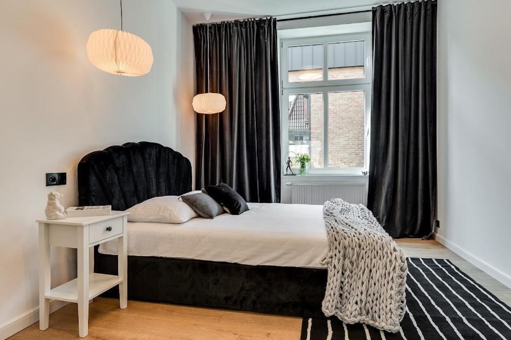 Jan III Sobieski - Luksusowy Apartament L Z Darmowym Prywatnym Parkingiem Gliwice Kültér fotó