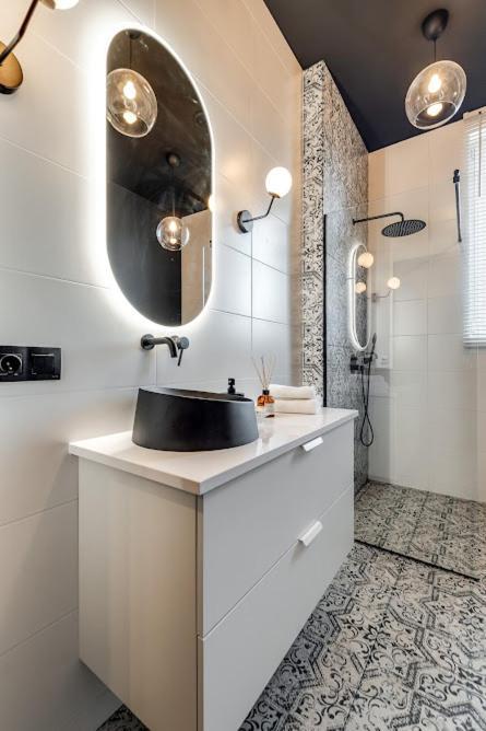 Jan III Sobieski - Luksusowy Apartament L Z Darmowym Prywatnym Parkingiem Gliwice Kültér fotó