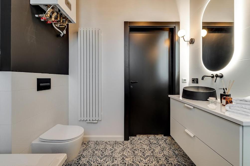 Jan III Sobieski - Luksusowy Apartament L Z Darmowym Prywatnym Parkingiem Gliwice Kültér fotó