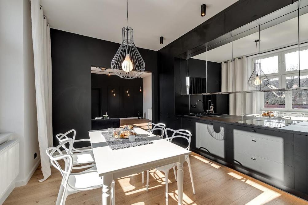 Jan III Sobieski - Luksusowy Apartament L Z Darmowym Prywatnym Parkingiem Gliwice Kültér fotó
