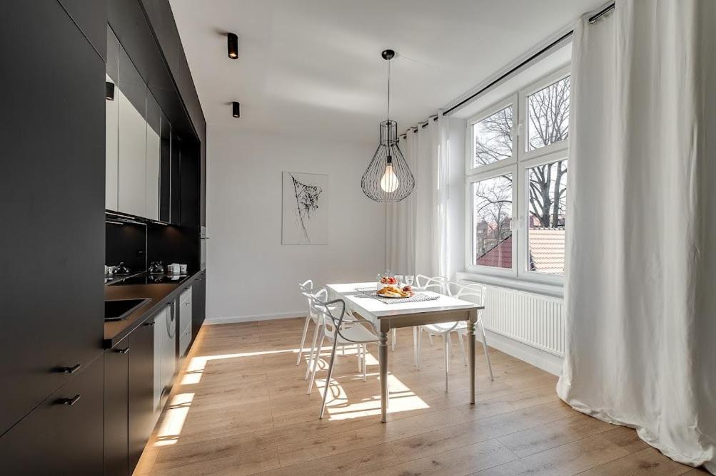Jan III Sobieski - Luksusowy Apartament L Z Darmowym Prywatnym Parkingiem Gliwice Kültér fotó