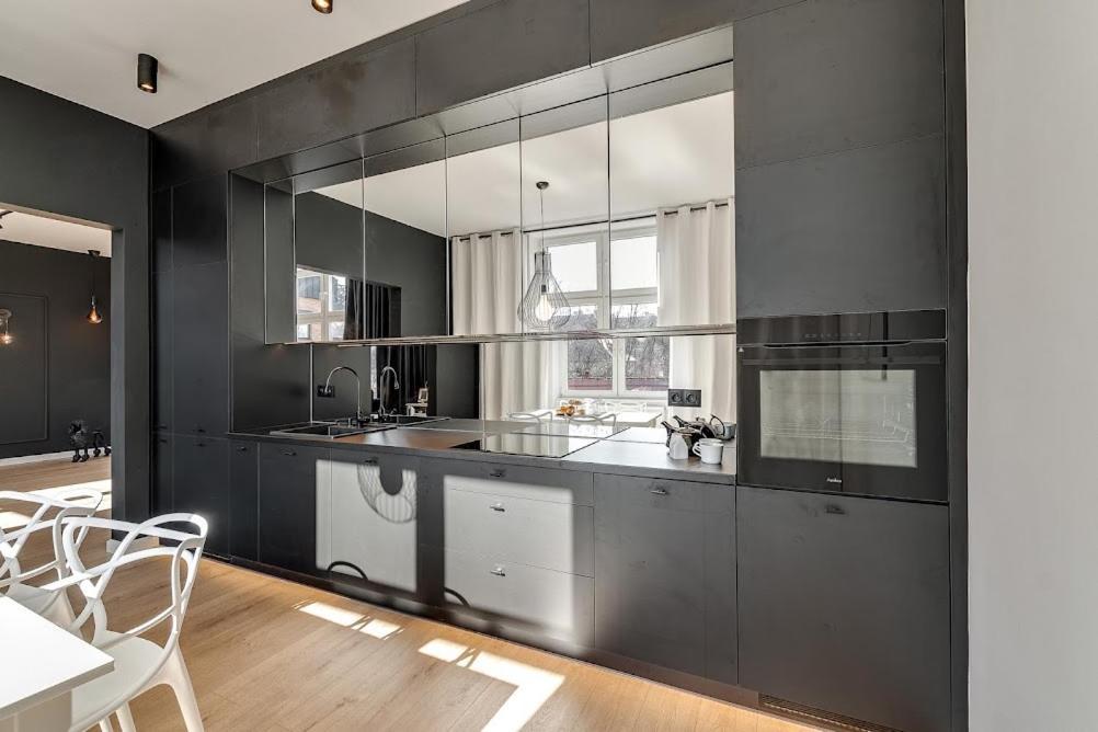 Jan III Sobieski - Luksusowy Apartament L Z Darmowym Prywatnym Parkingiem Gliwice Kültér fotó