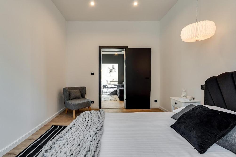 Jan III Sobieski - Luksusowy Apartament L Z Darmowym Prywatnym Parkingiem Gliwice Kültér fotó